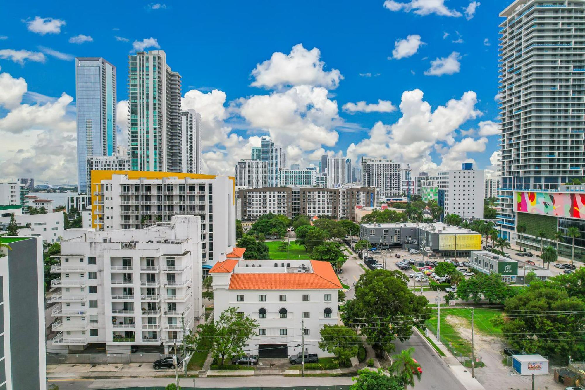 Apartment Roami At The Palace Miami