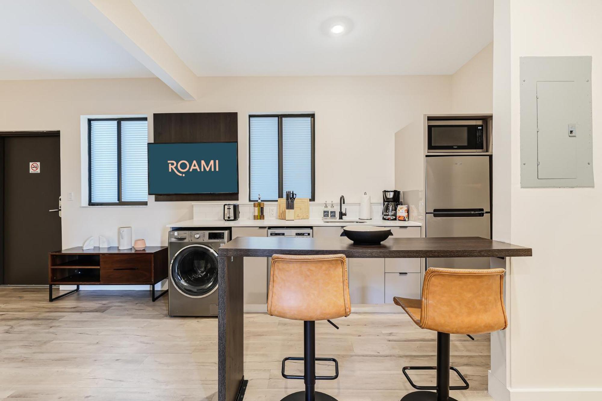 Roami At The Palace Apartment