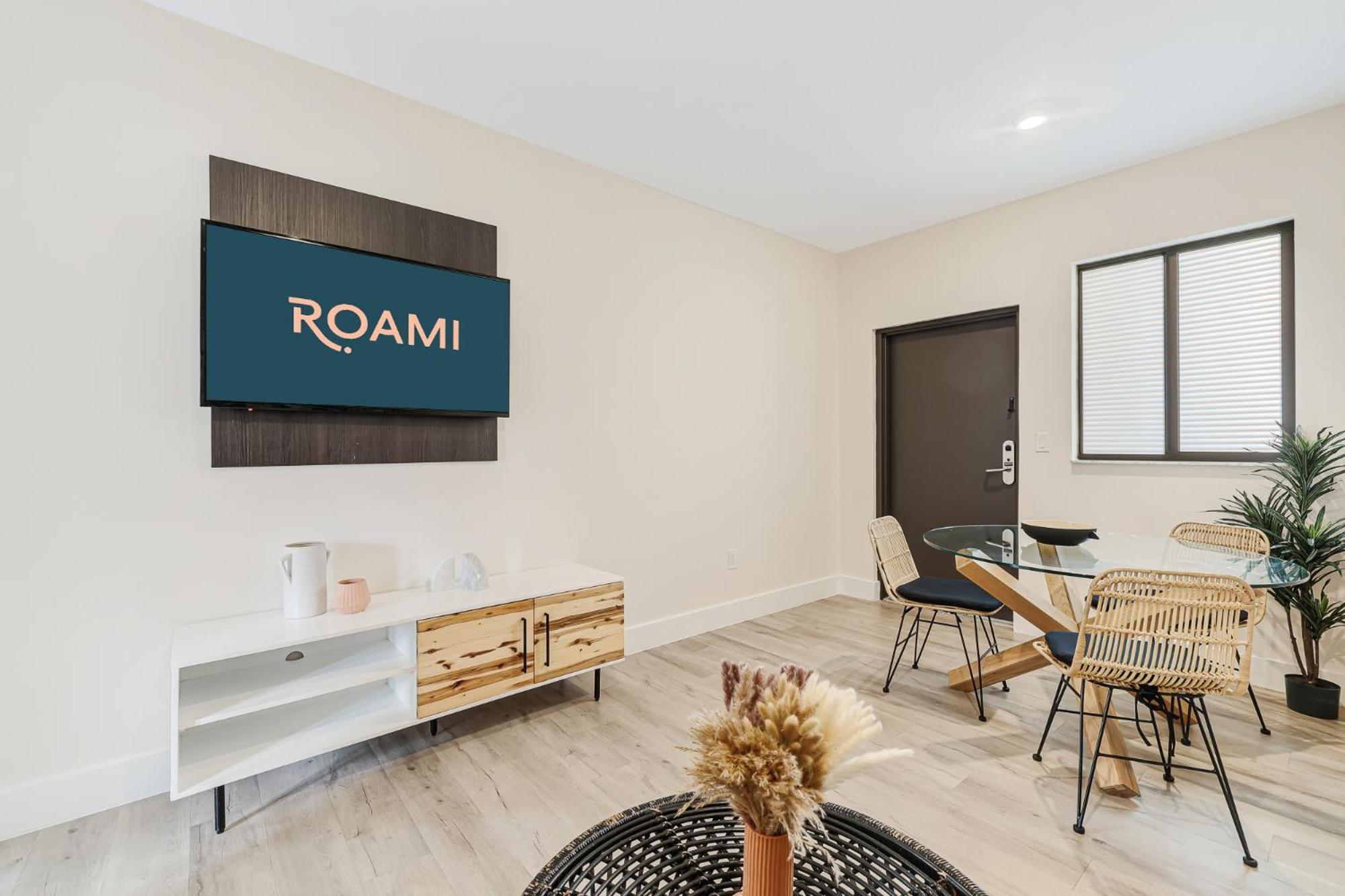 Roami At The Palace Apartment *